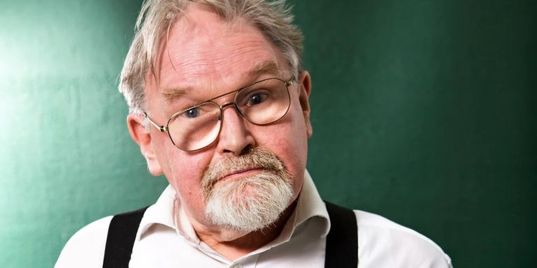 Alasdair Gray: A Life in Progress