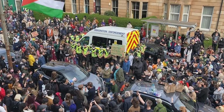Everybody to Kenmure Street
